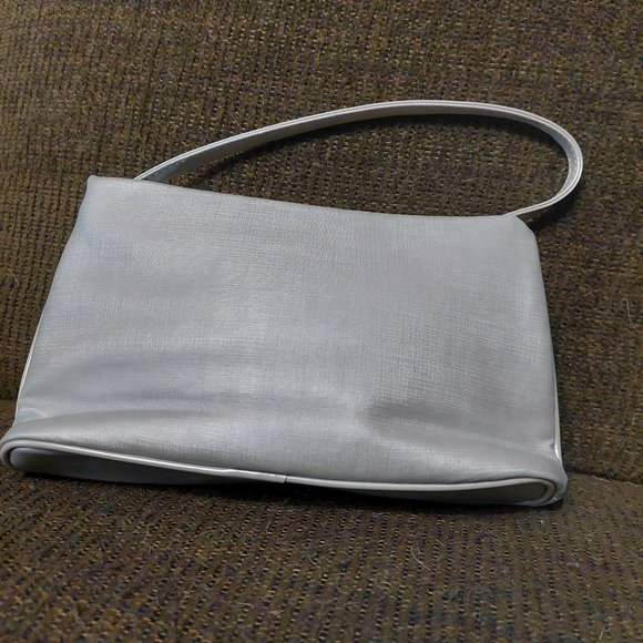 Silver Clutch/Wristlet purse - Picture 2 of 6